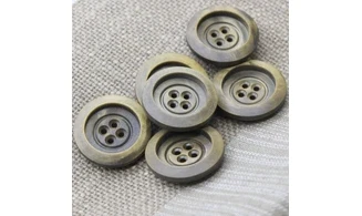 Vintage Button 631B