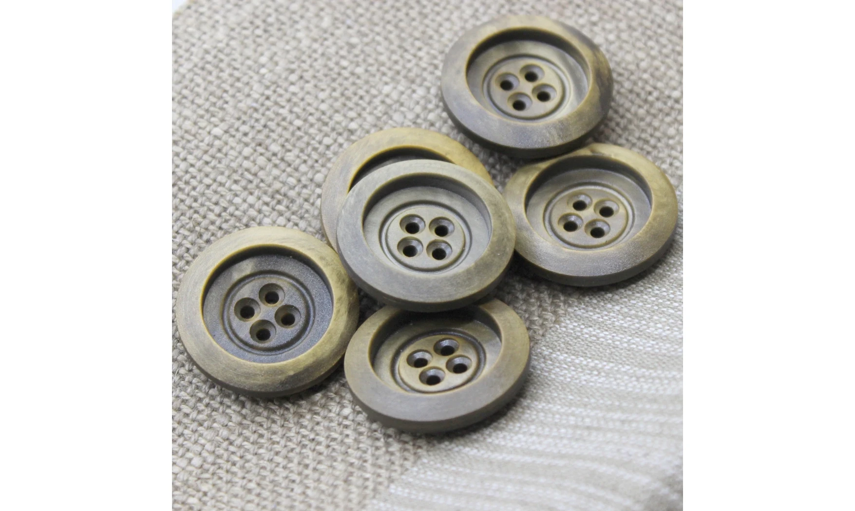Vintage Button 631B