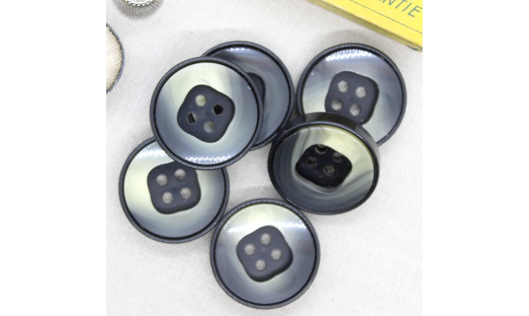 6 boutons / 34MM / Vert dégadé