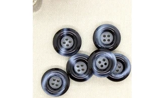 Vintage button 138B