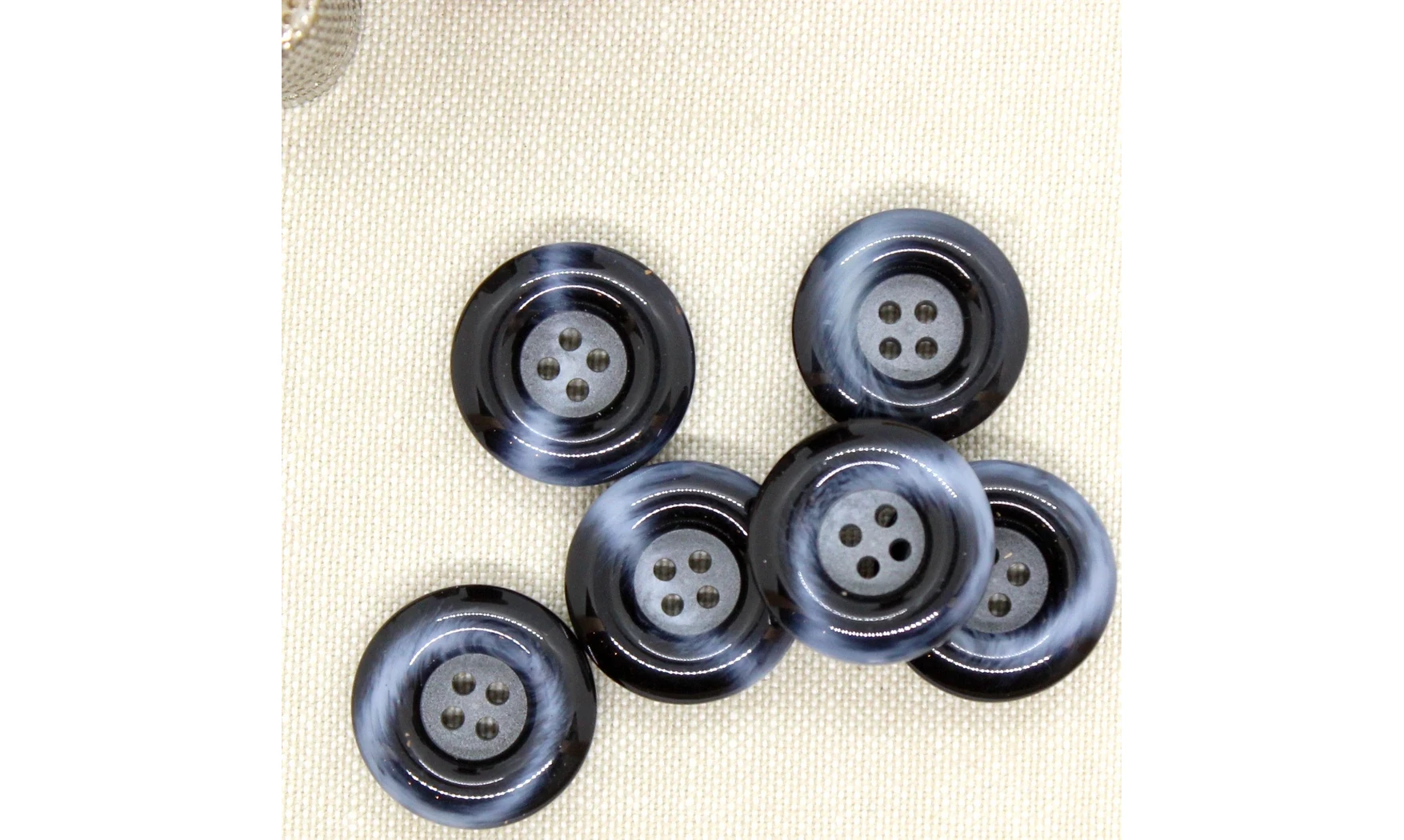 Vintage button 138B