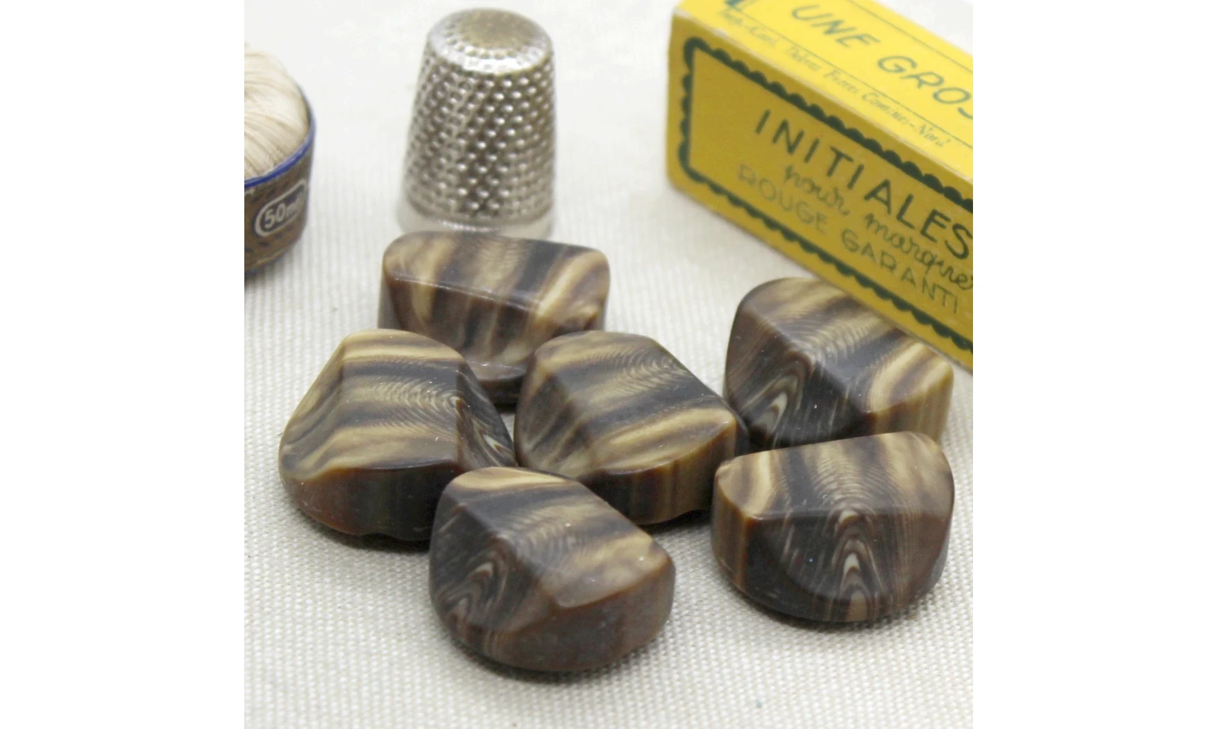 6 boutons / 22MM / Brun "Rocher"