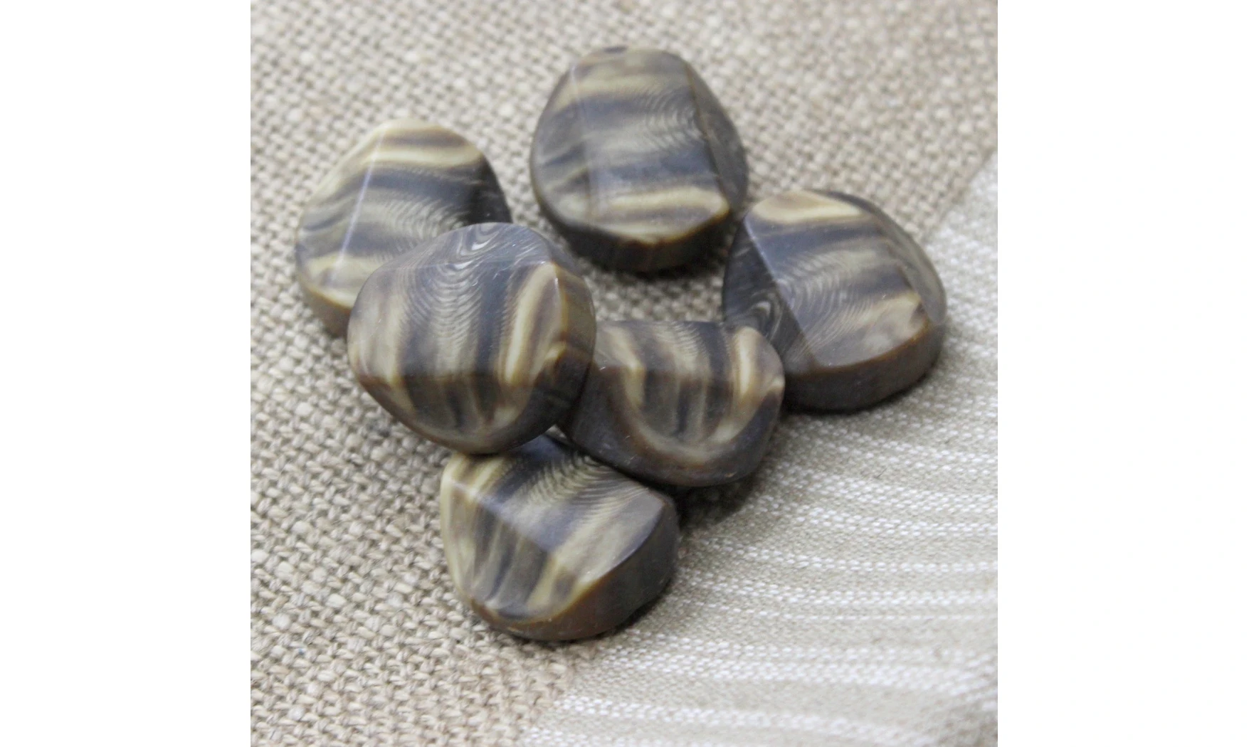 6 boutons / 22MM / Brun "Rocher"