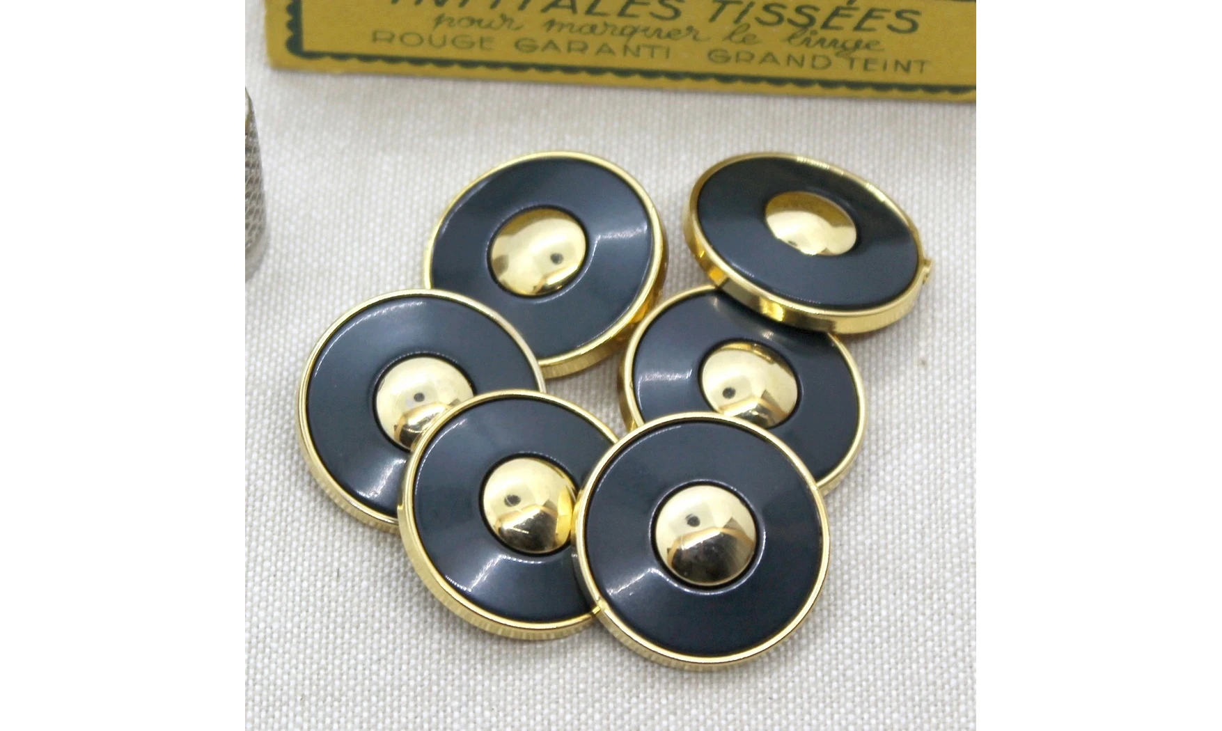 Vintage Button 428B