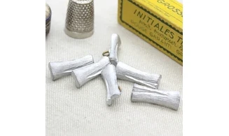6 boutons / 25MM /Métal argent "Branche"