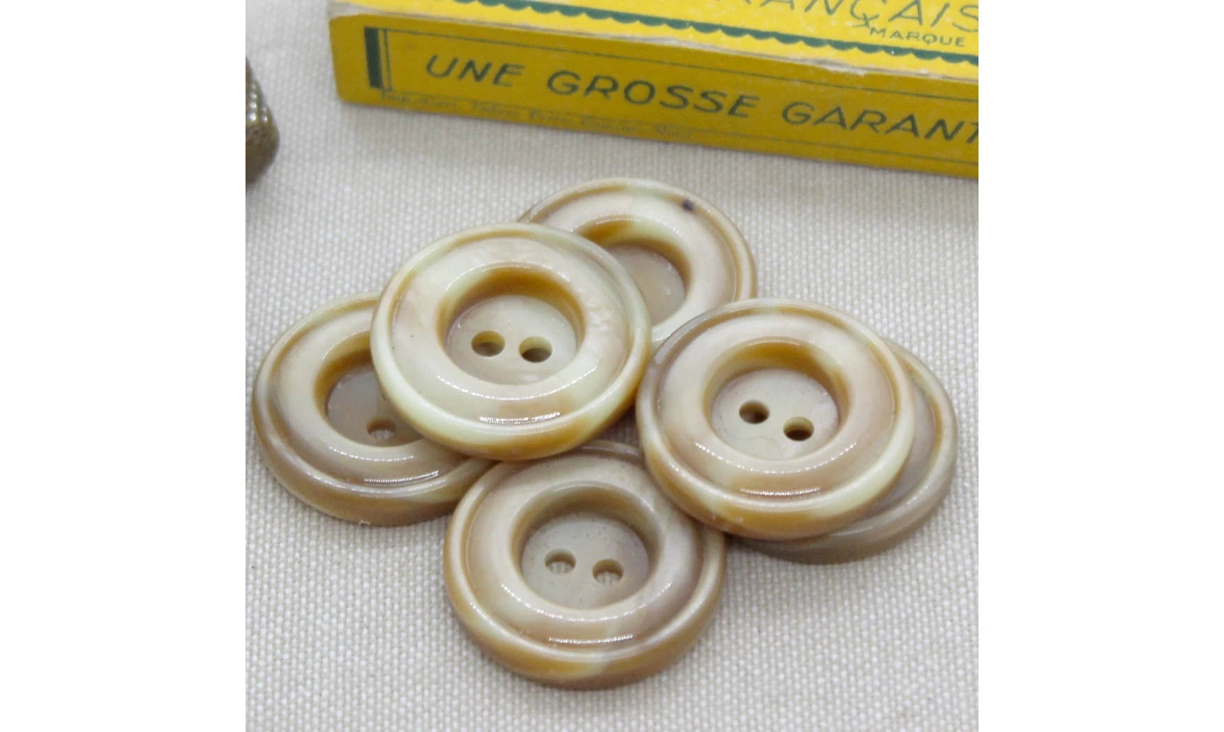 6 Boutons / 30MM / Brun