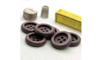 6 Boutons / 35MM / Brun Chocolat