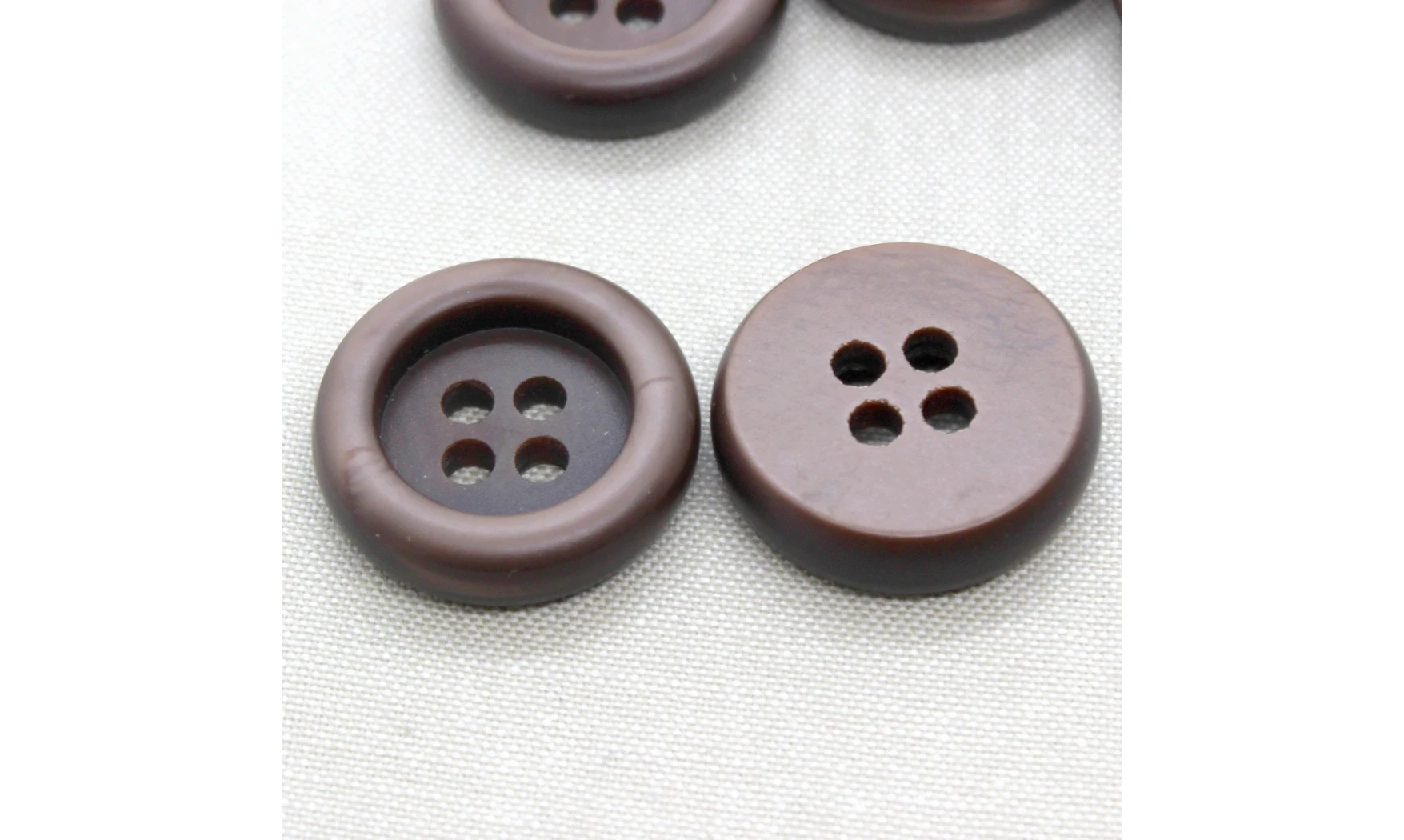 6 Boutons / 35MM / Brun Chocolat