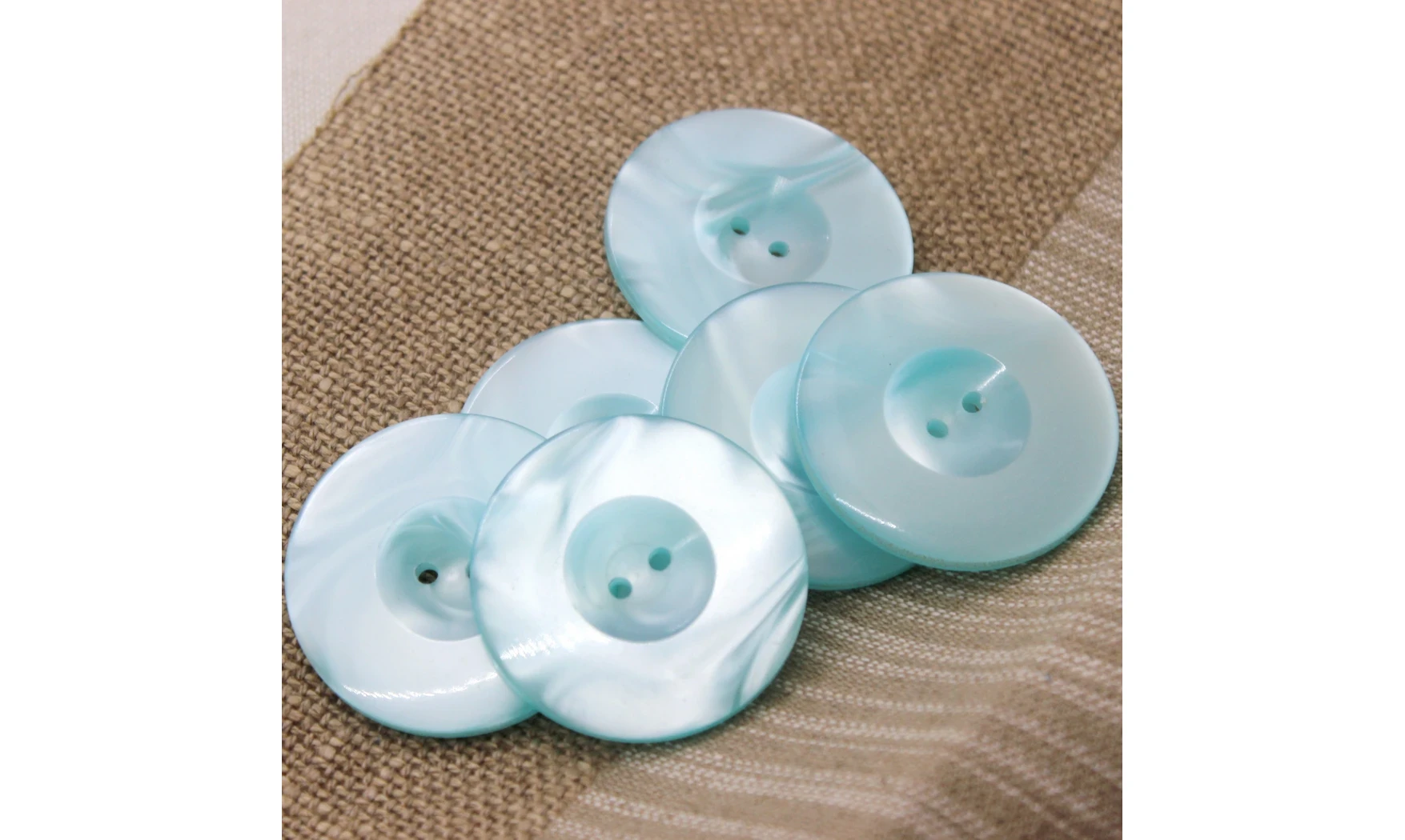 6 boutons / 39,5MM / Bleu nacré