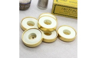 6 boutons / 27MM / Blanc Contour Or