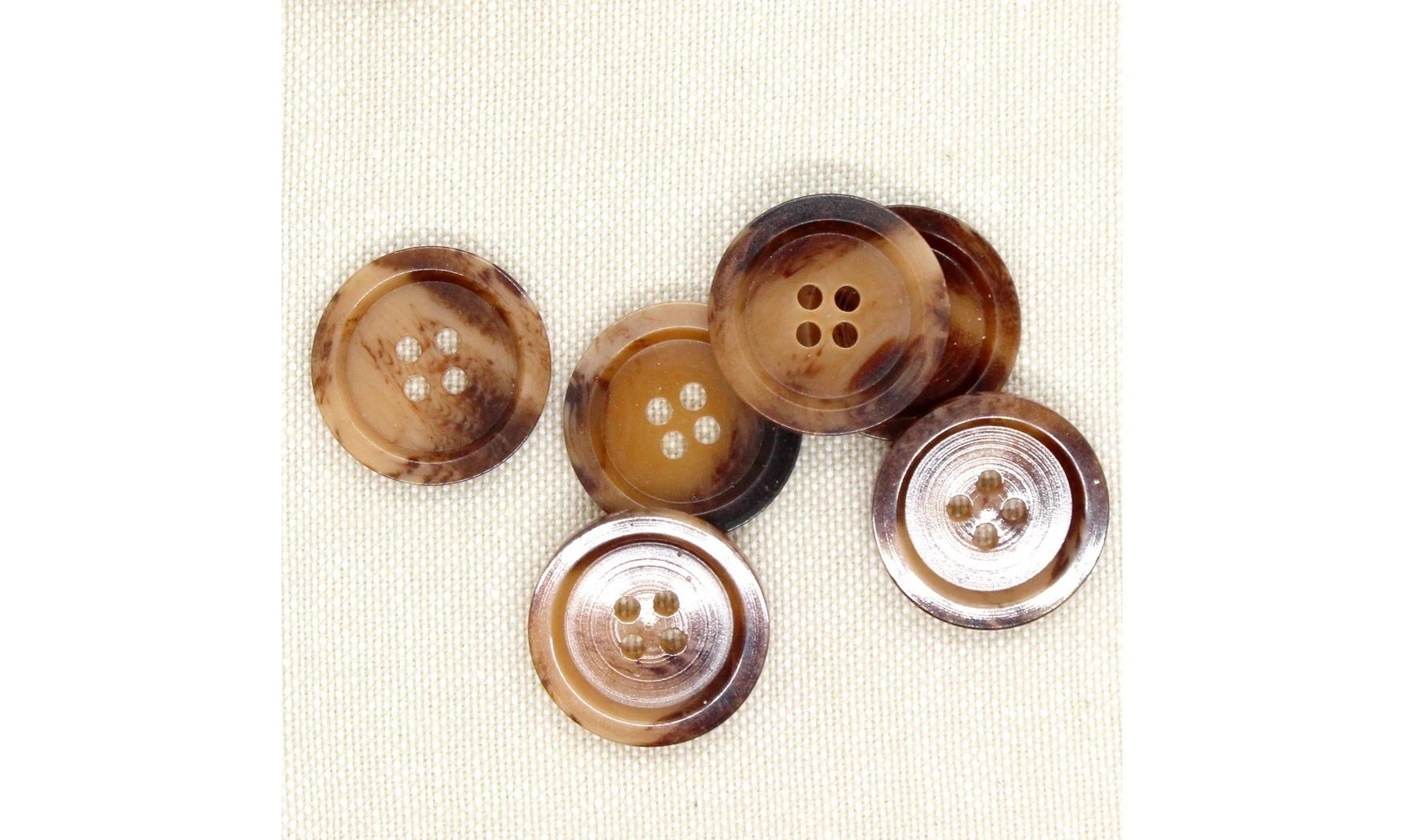 Vintage button 070A