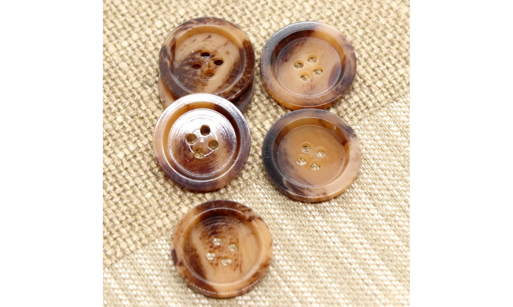Vintage button 070A