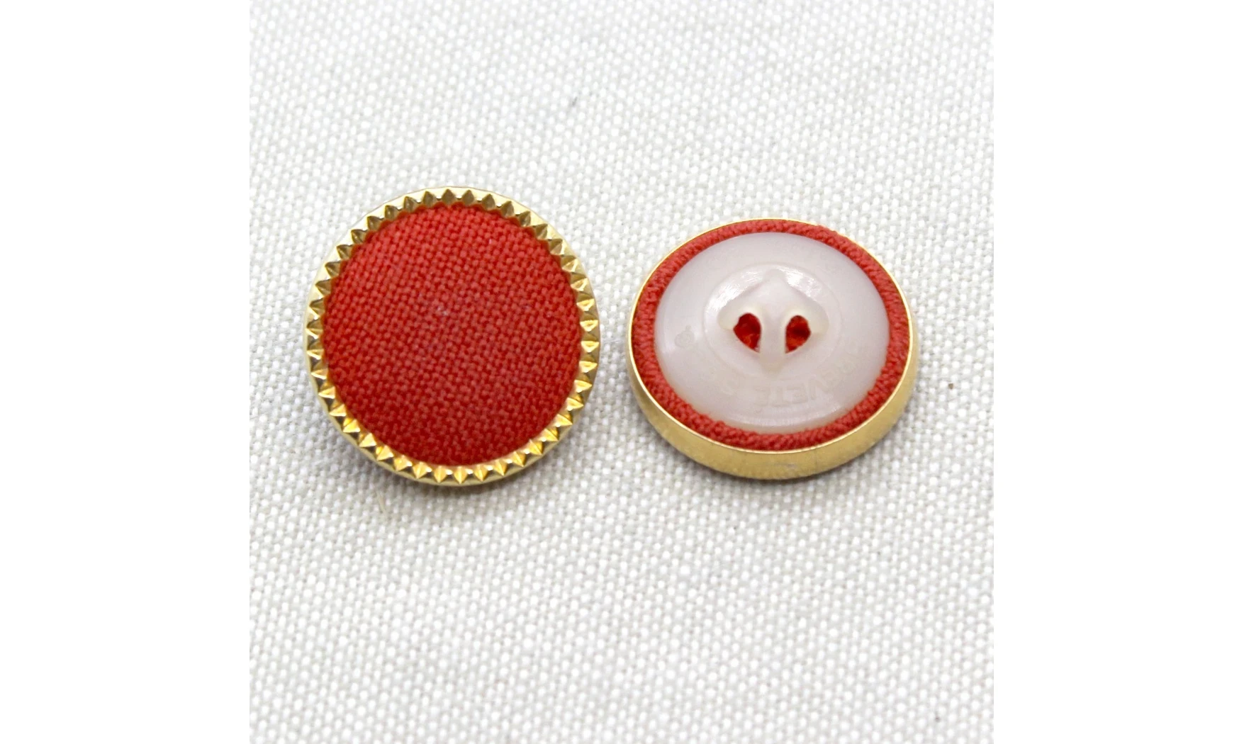 Vintage Button 569B
