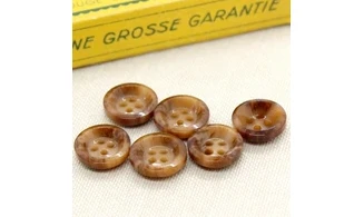 6 boutons / 14MM / Brun
