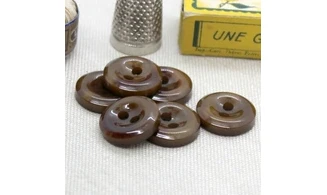Vintage button 572B