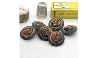 Vintage Button 318B