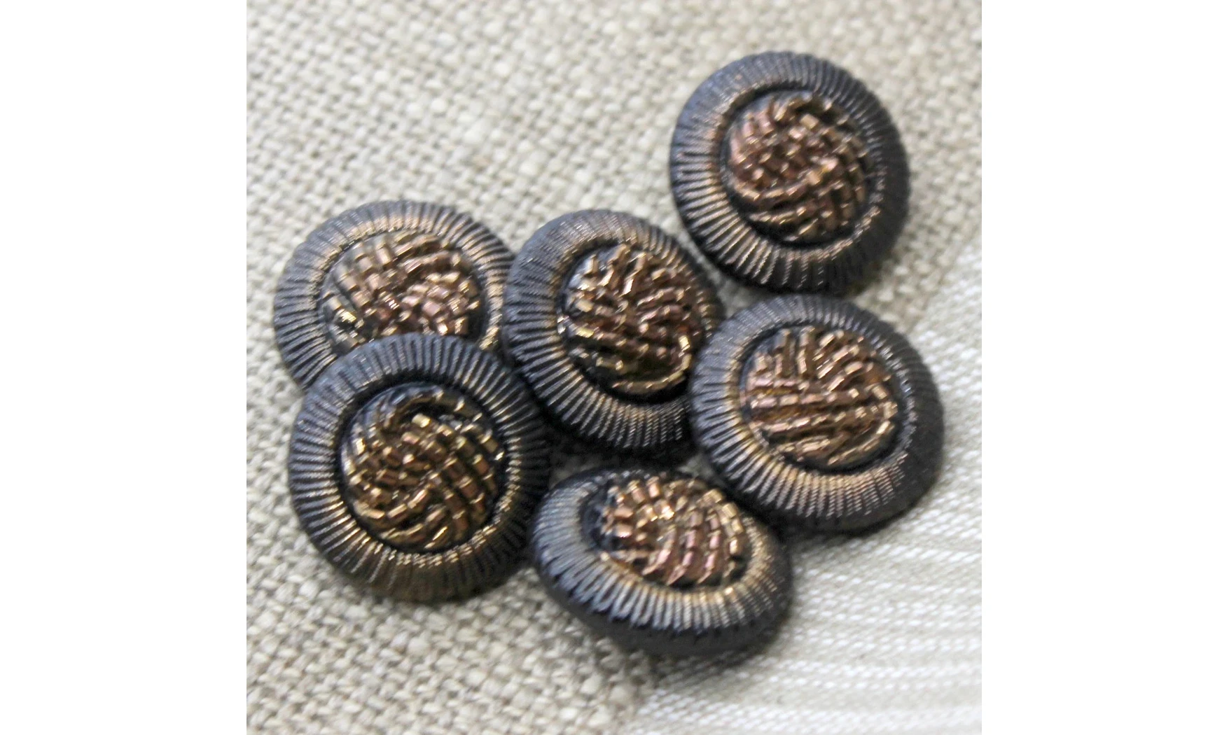 Vintage Button 318B