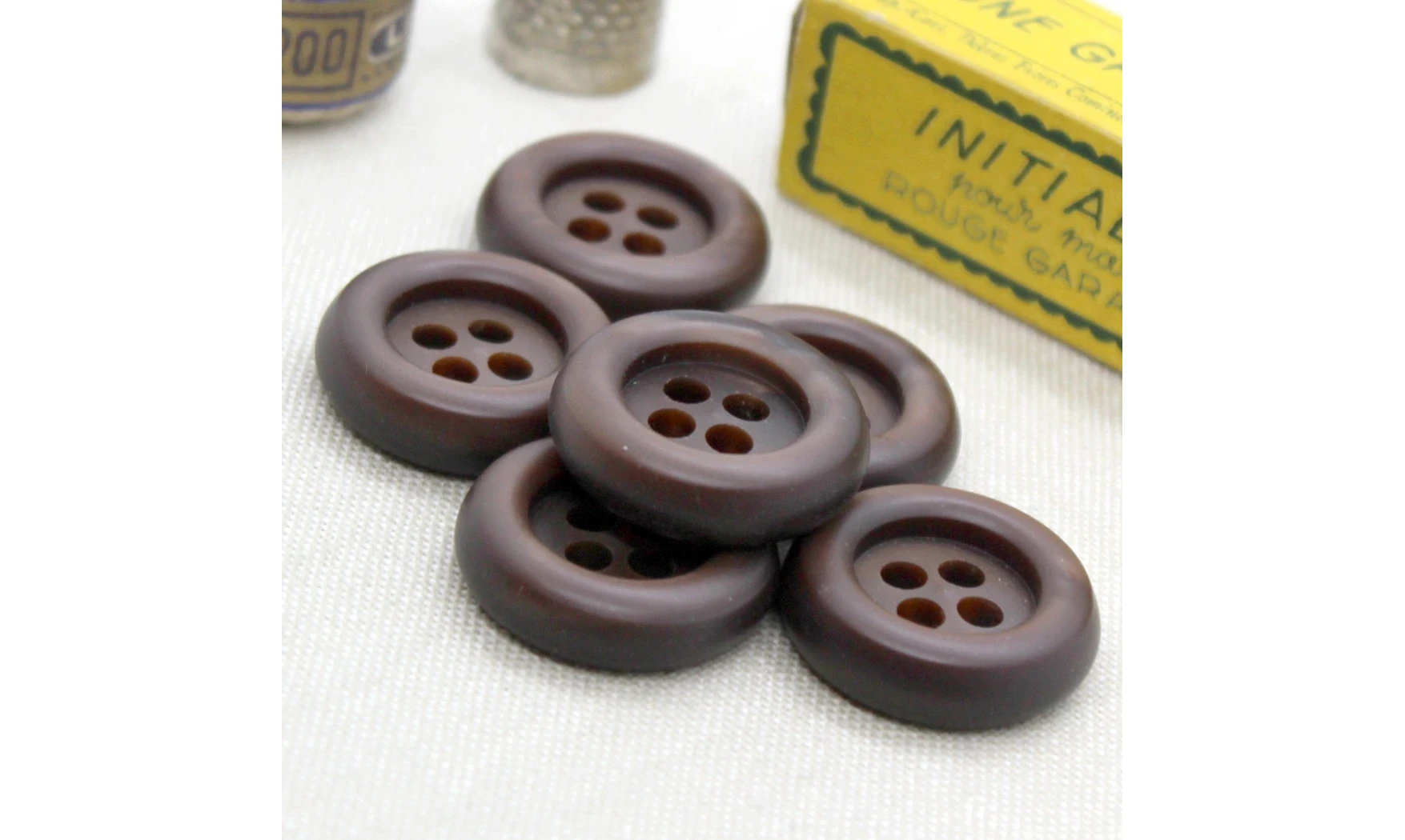 6 Boutons / 26MM / Brun Chocolat