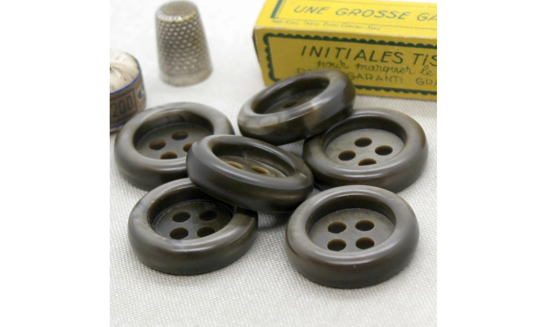 Boutons VINTAGE / 30MM / Brun kaki