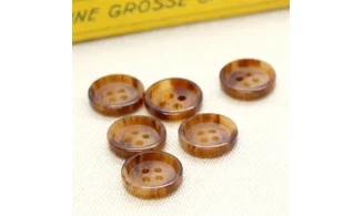 6 boutons / 14MM / Brun