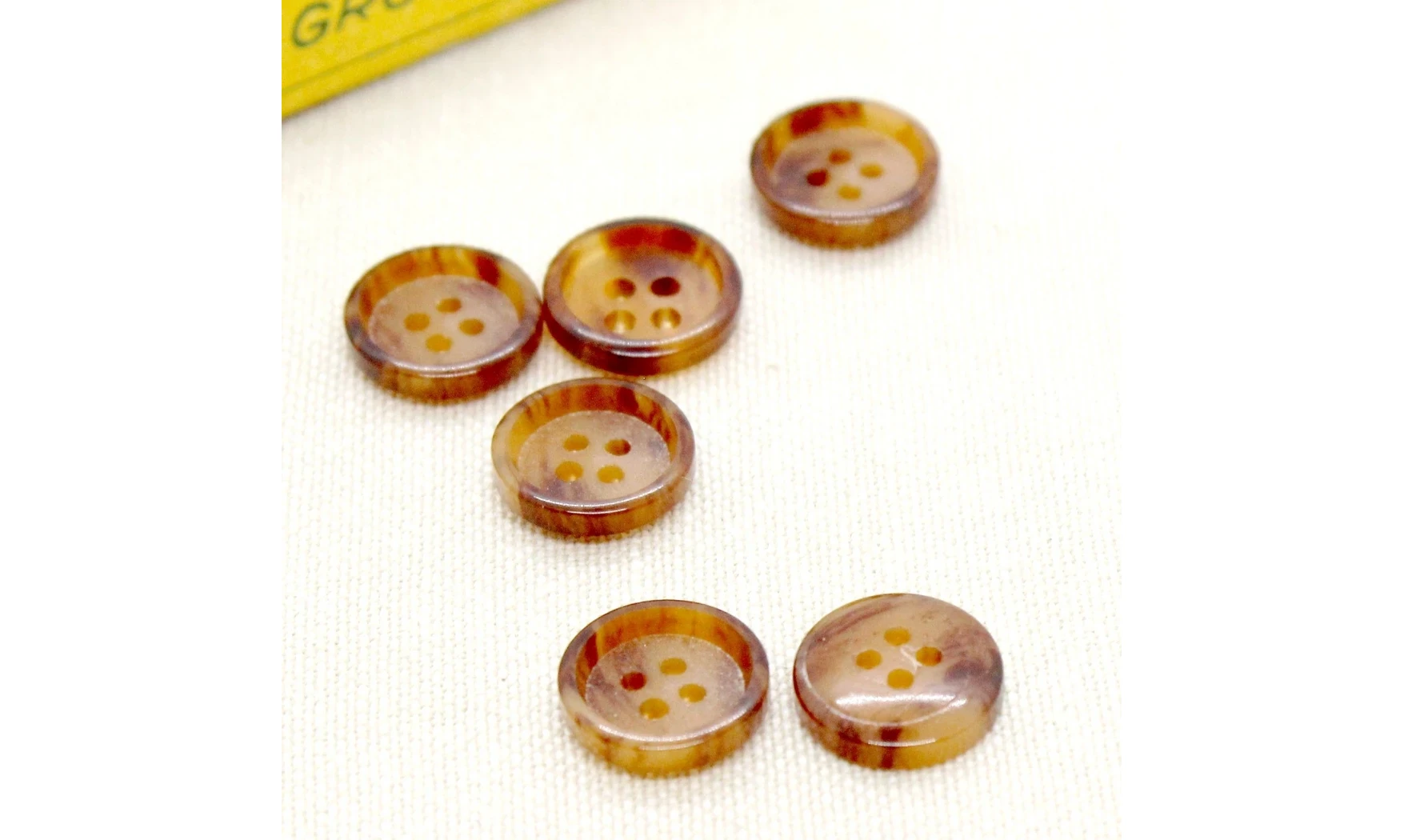 6 boutons / 14MM / Brun