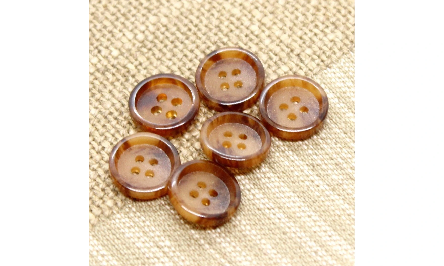 6 boutons / 14MM / Brun