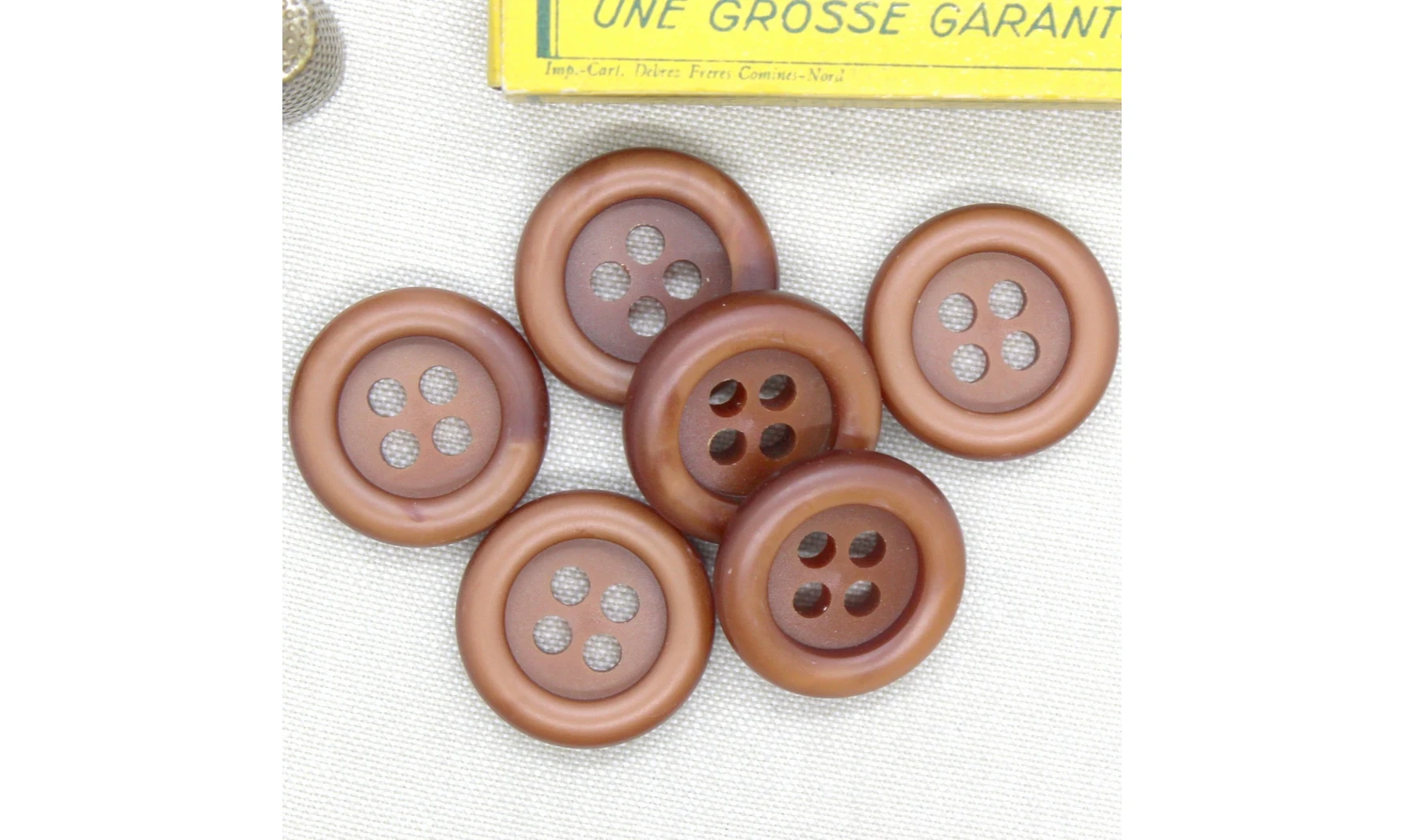 Boutons VINTAGE / 30MM / Brun Caramel