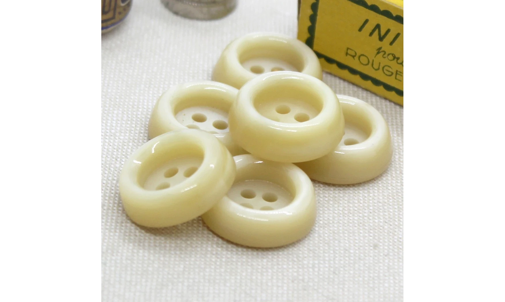 6 boutons / 22MM / Ivoire