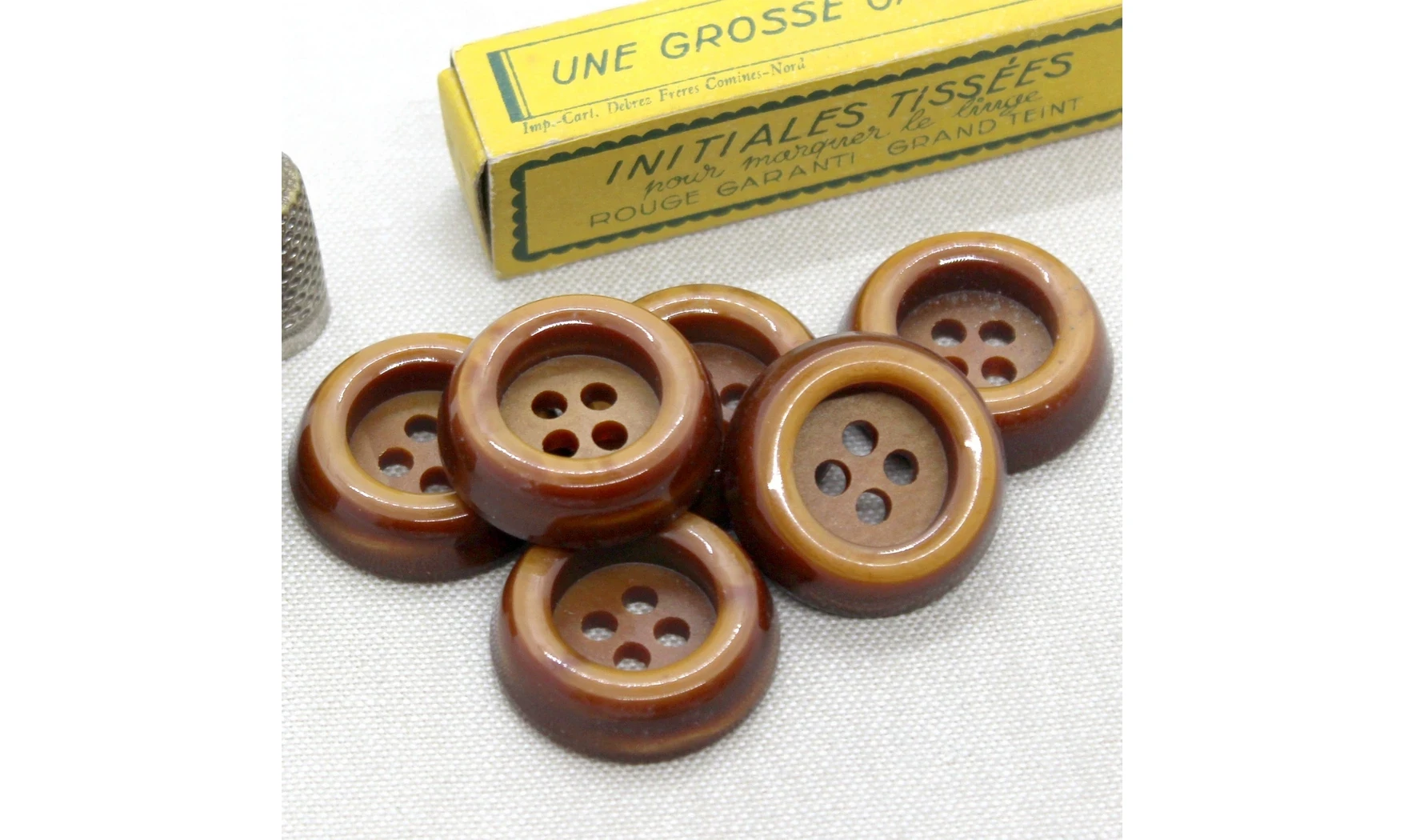 6 boutons / 30MM / Caramel