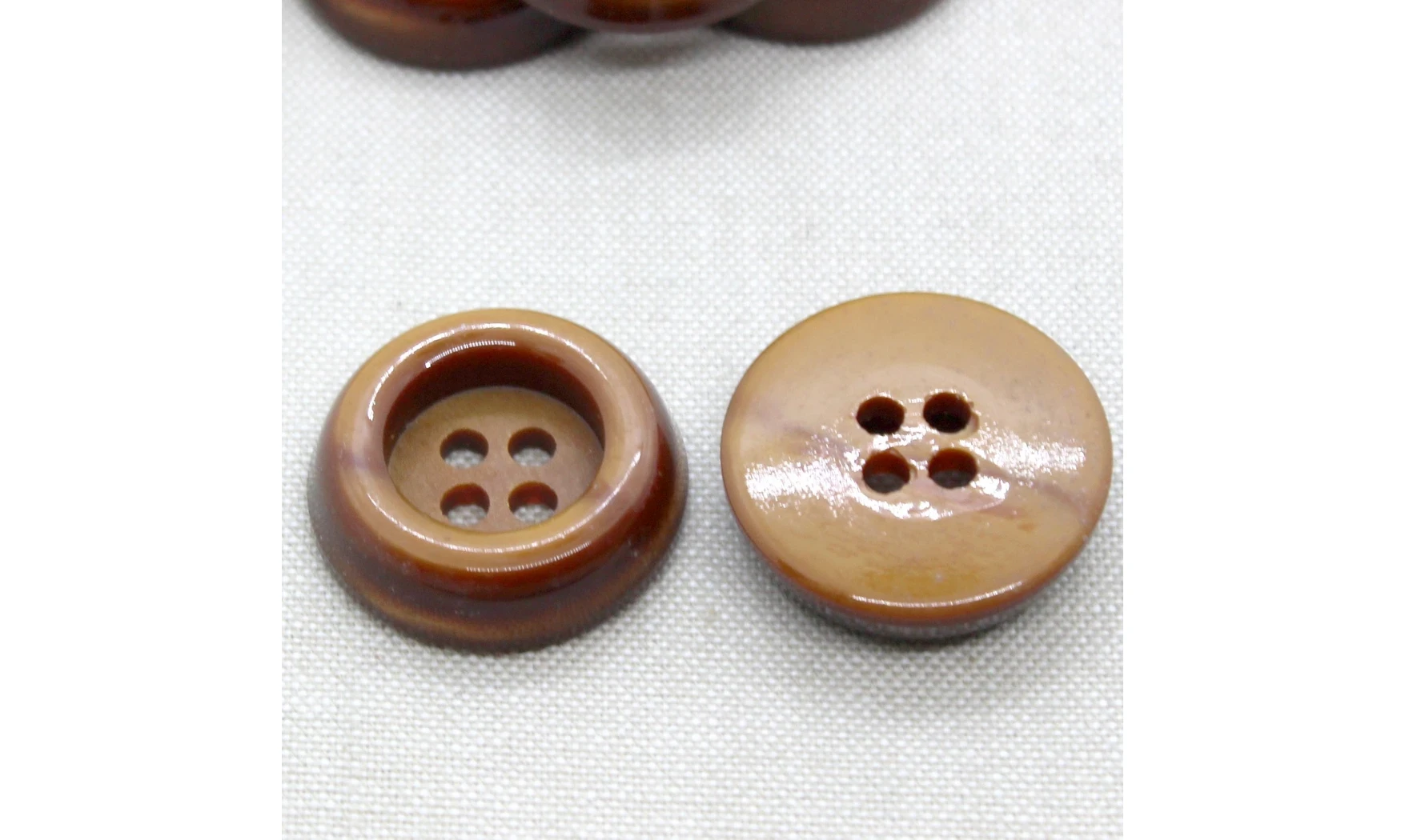 6 boutons / 30MM / Caramel