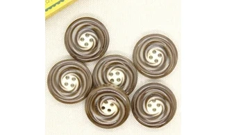 6 boutons / 27,5MM / Brun