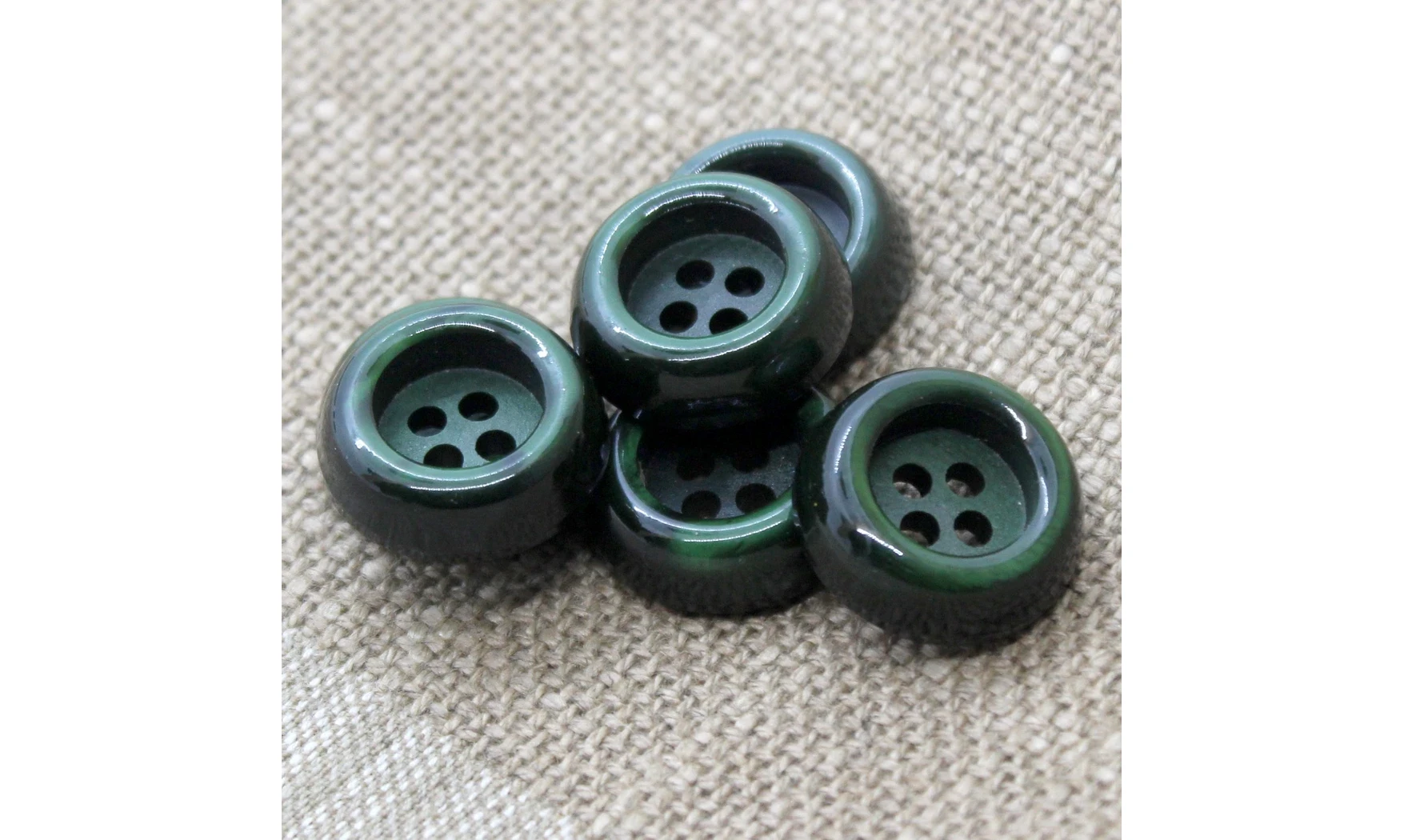 Vintage Button 064C