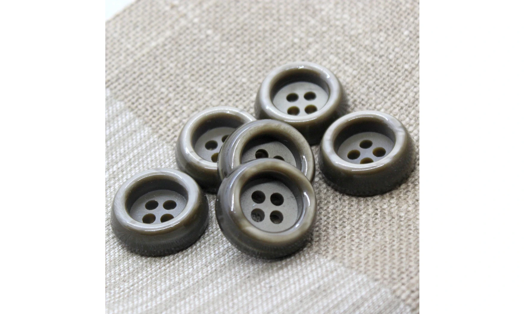 Vintage Button 067C
