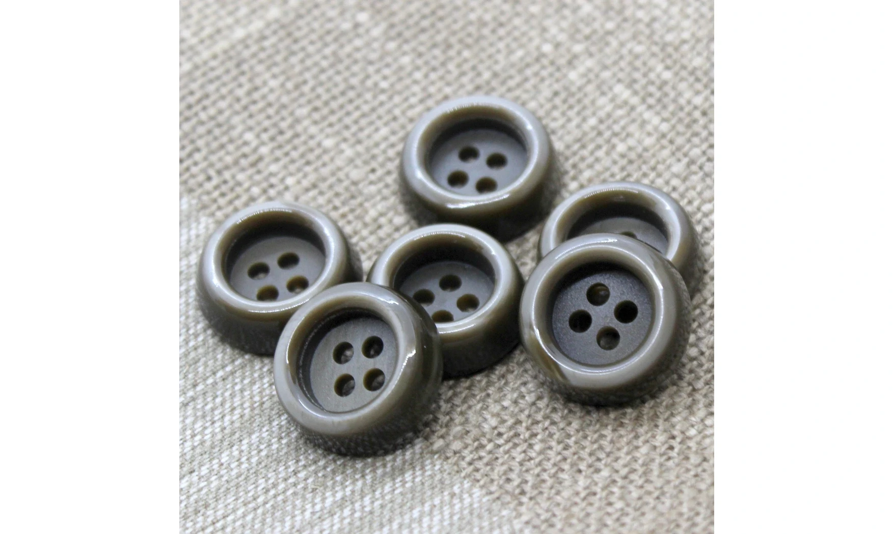 Vintage Button 068C