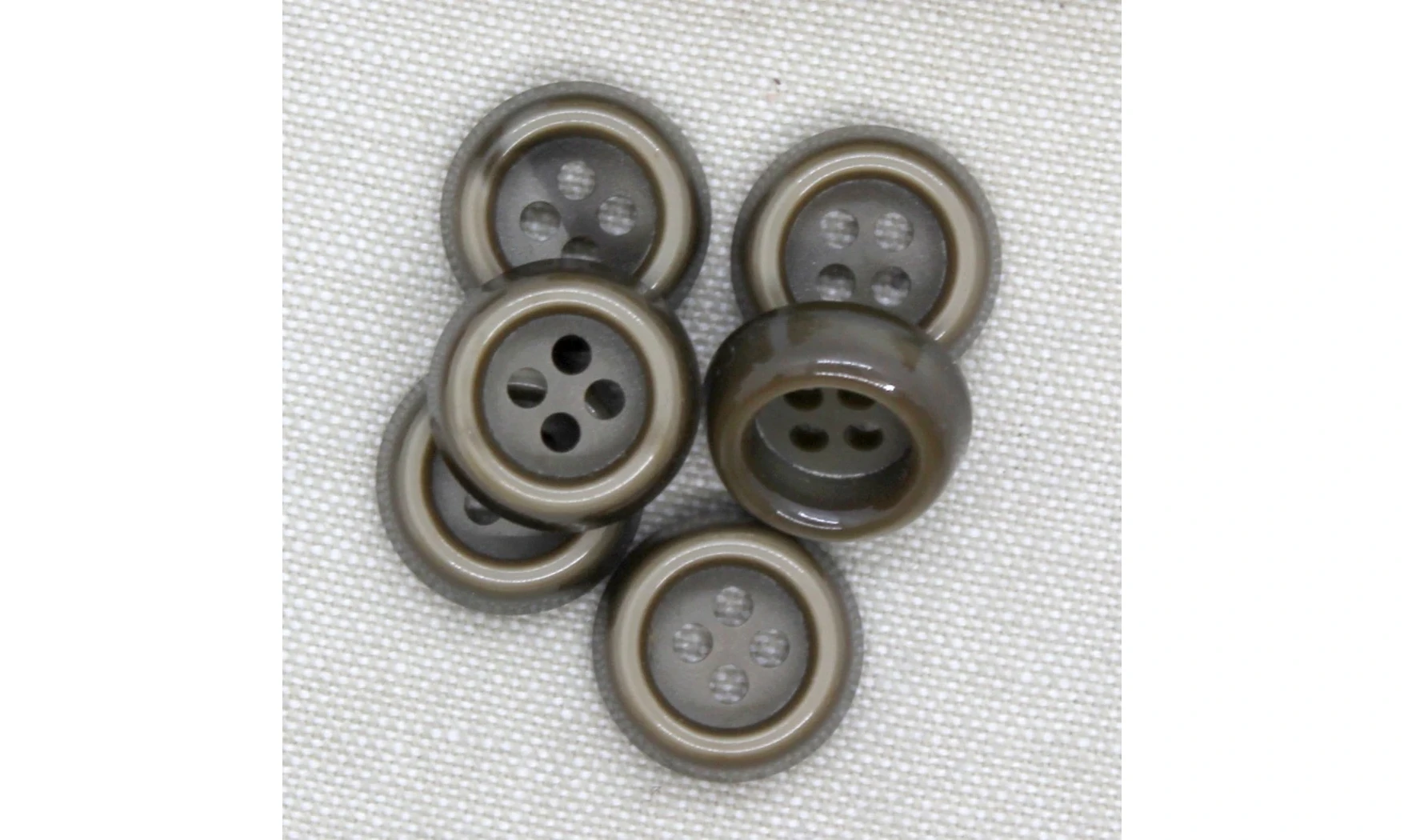 Vintage Button 069C