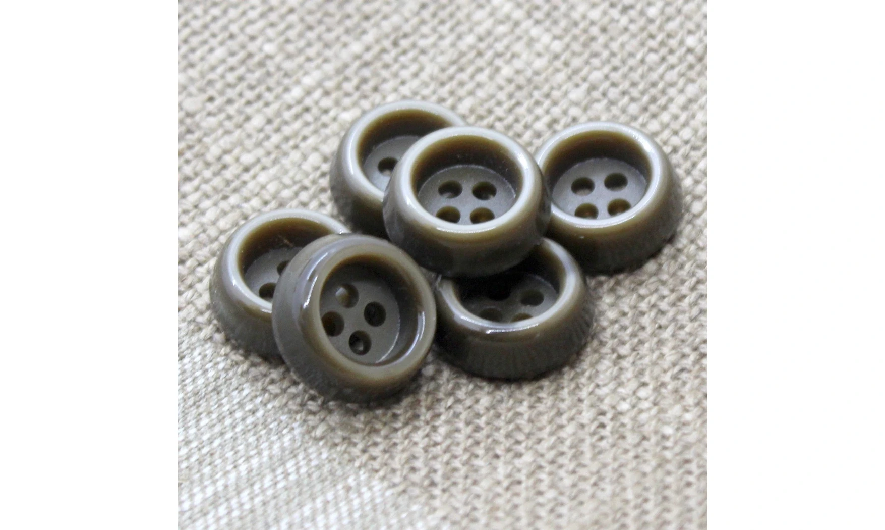 Vintage Button 069C