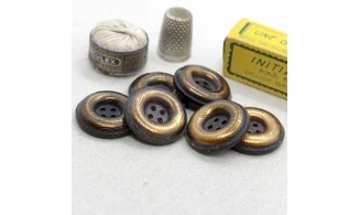 Vintage button 577B