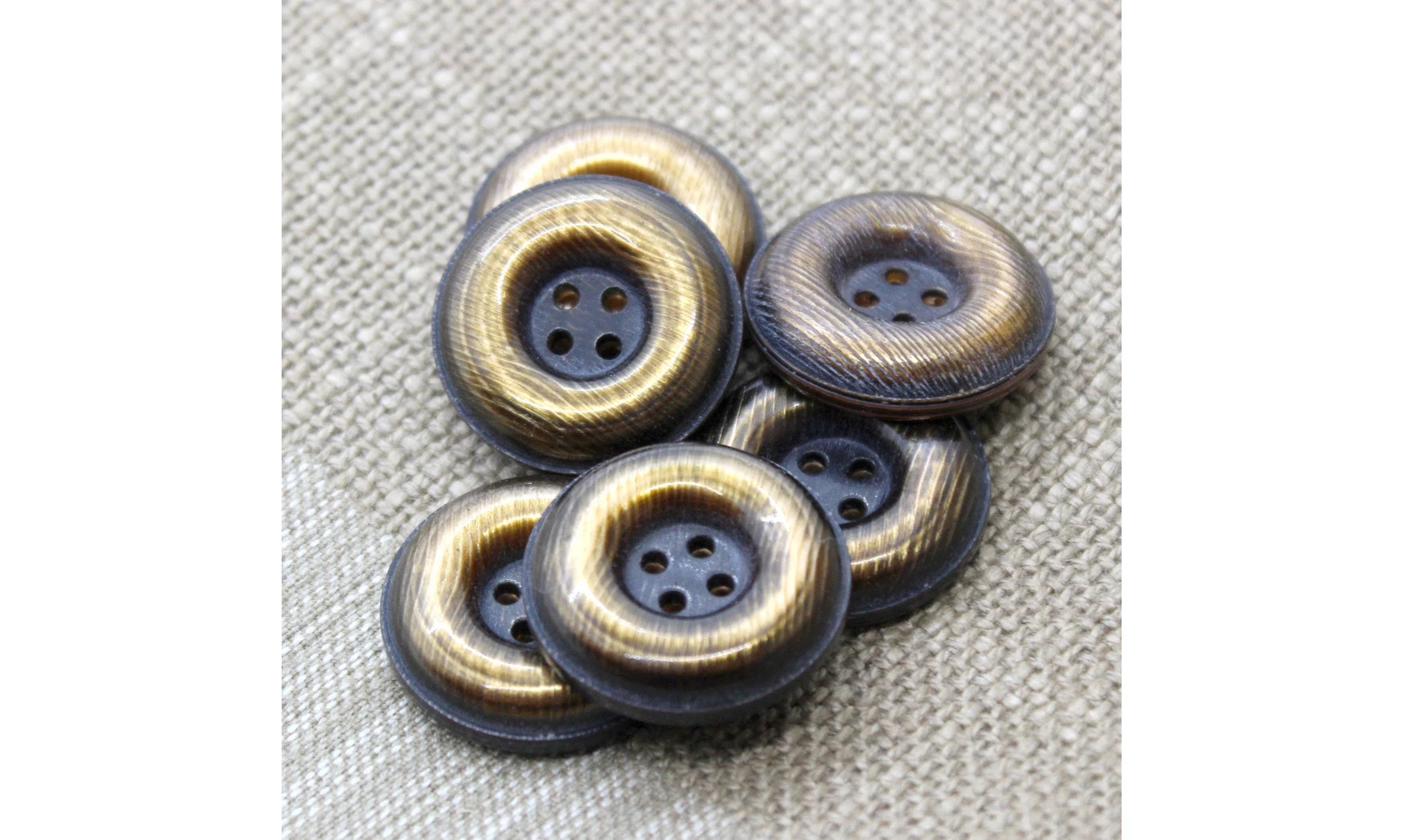 Vintage button 577B