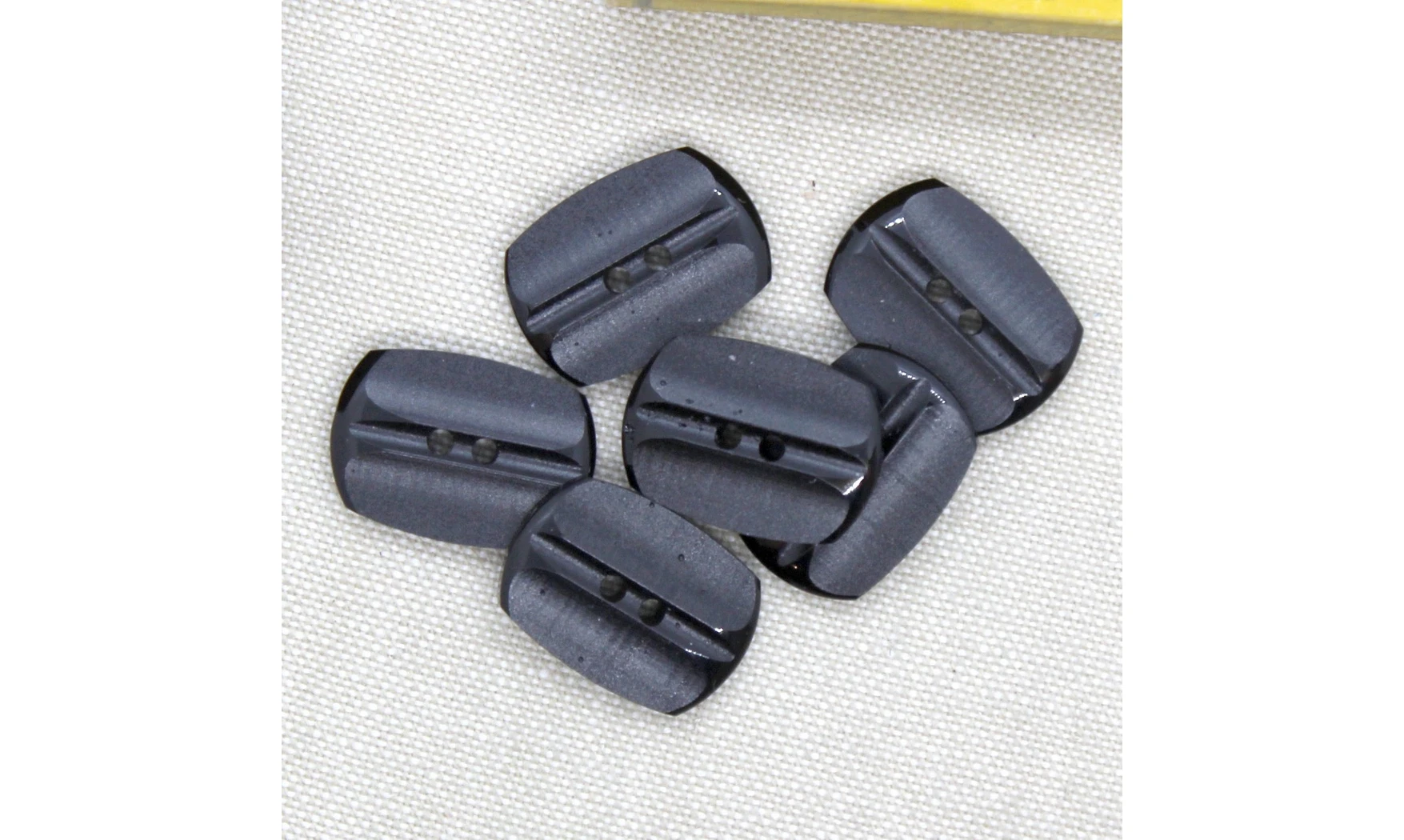 6 boutons / 22MM / Noir mat ovoide