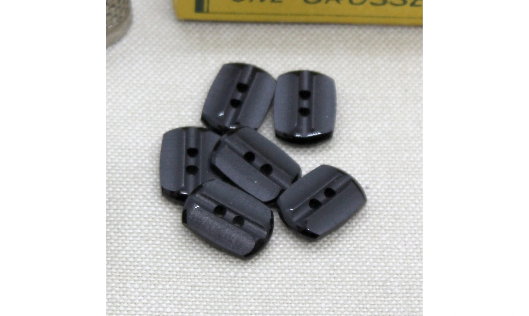 6 boutons / 15MM / Noir mat ovoide