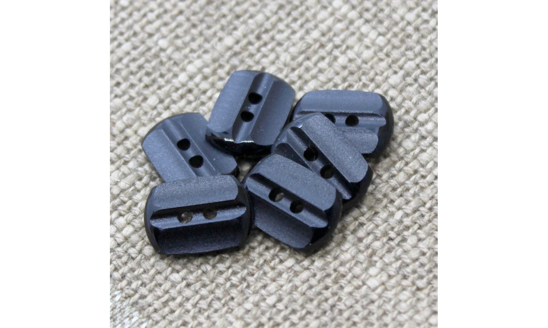 6 boutons / 15MM / Noir mat ovoide