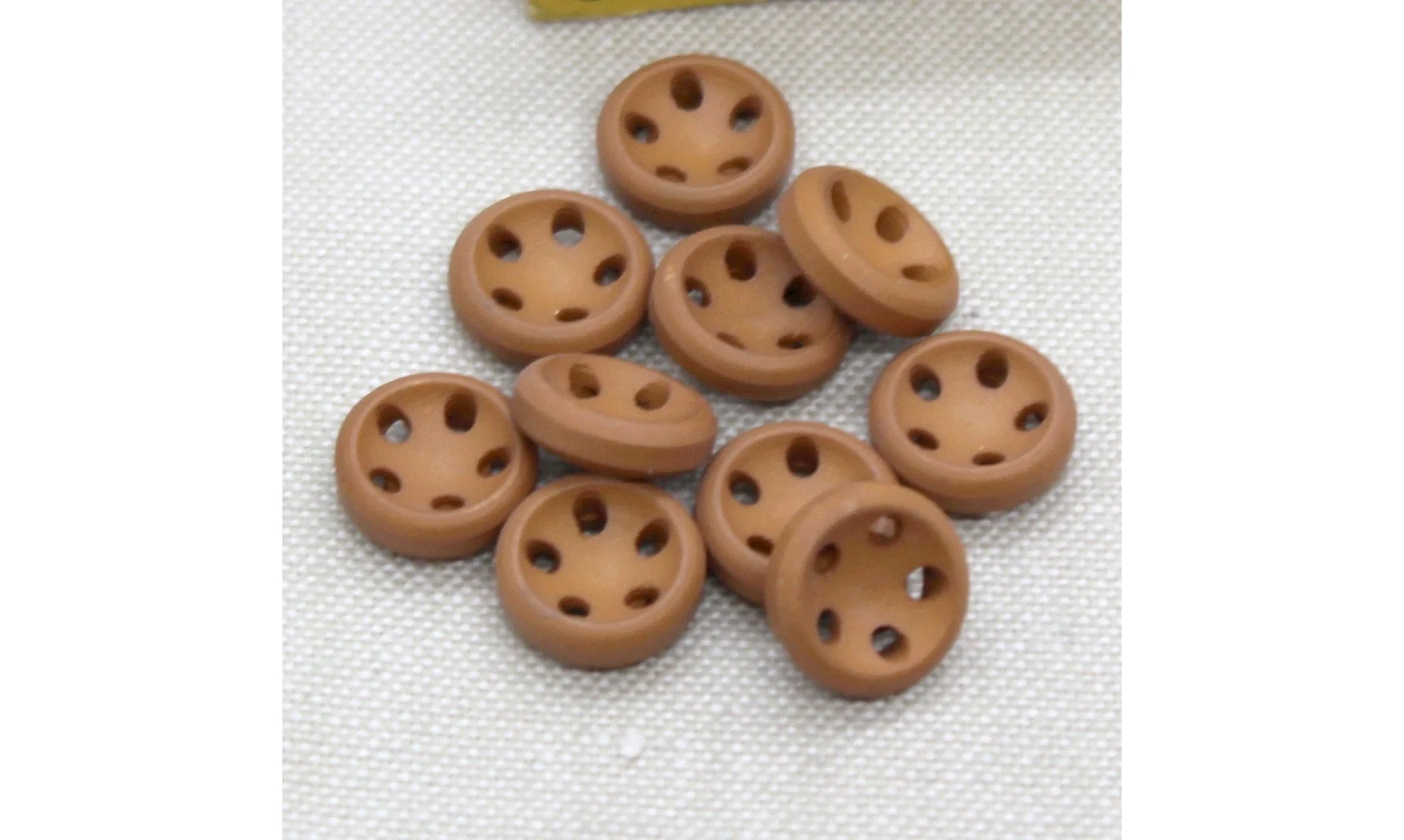 10 boutons / 13MM / Brun ajouré