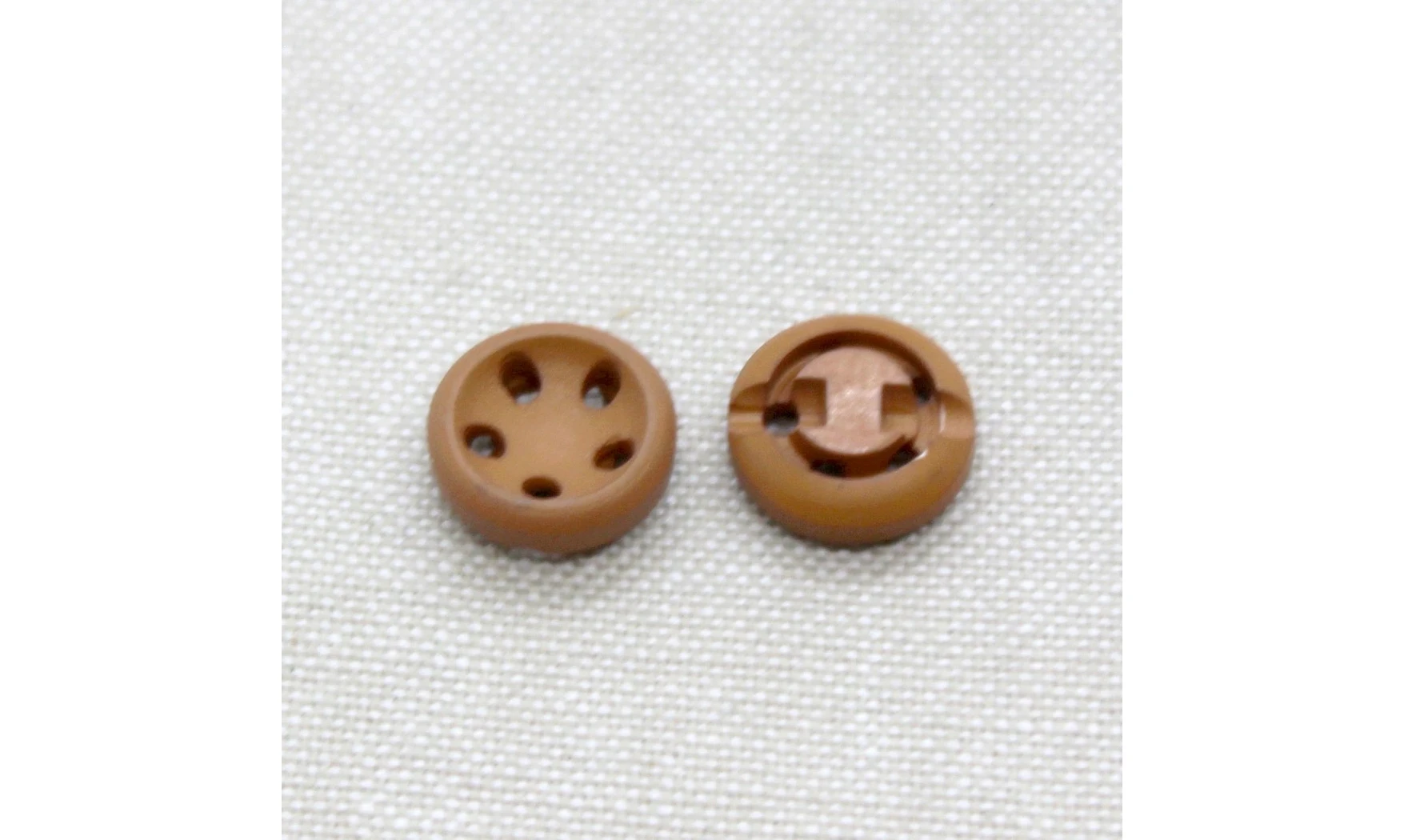 10 boutons / 13MM / Brun ajouré