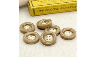 6 boutons / 22,5MM / Brun