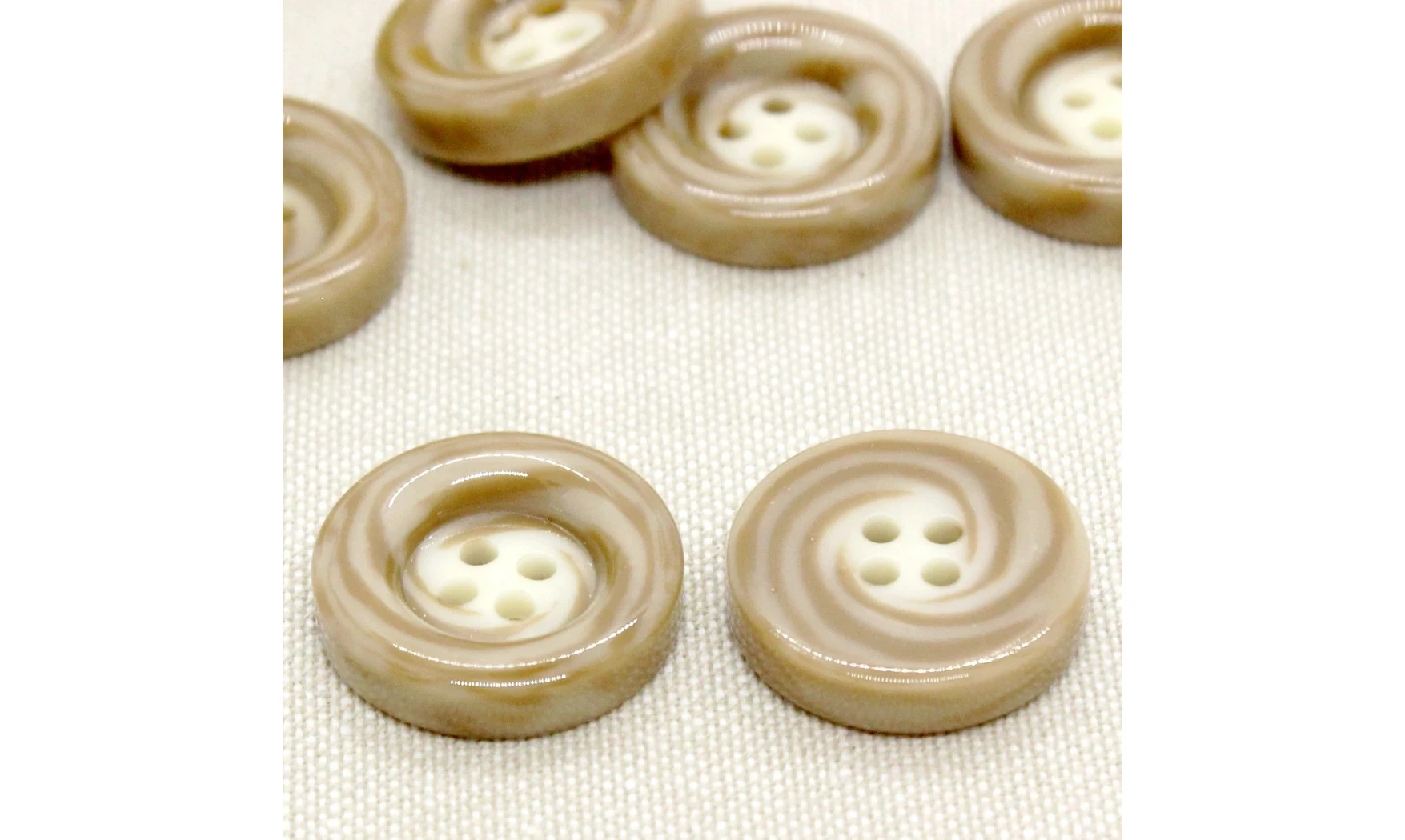 Vintage button 075A