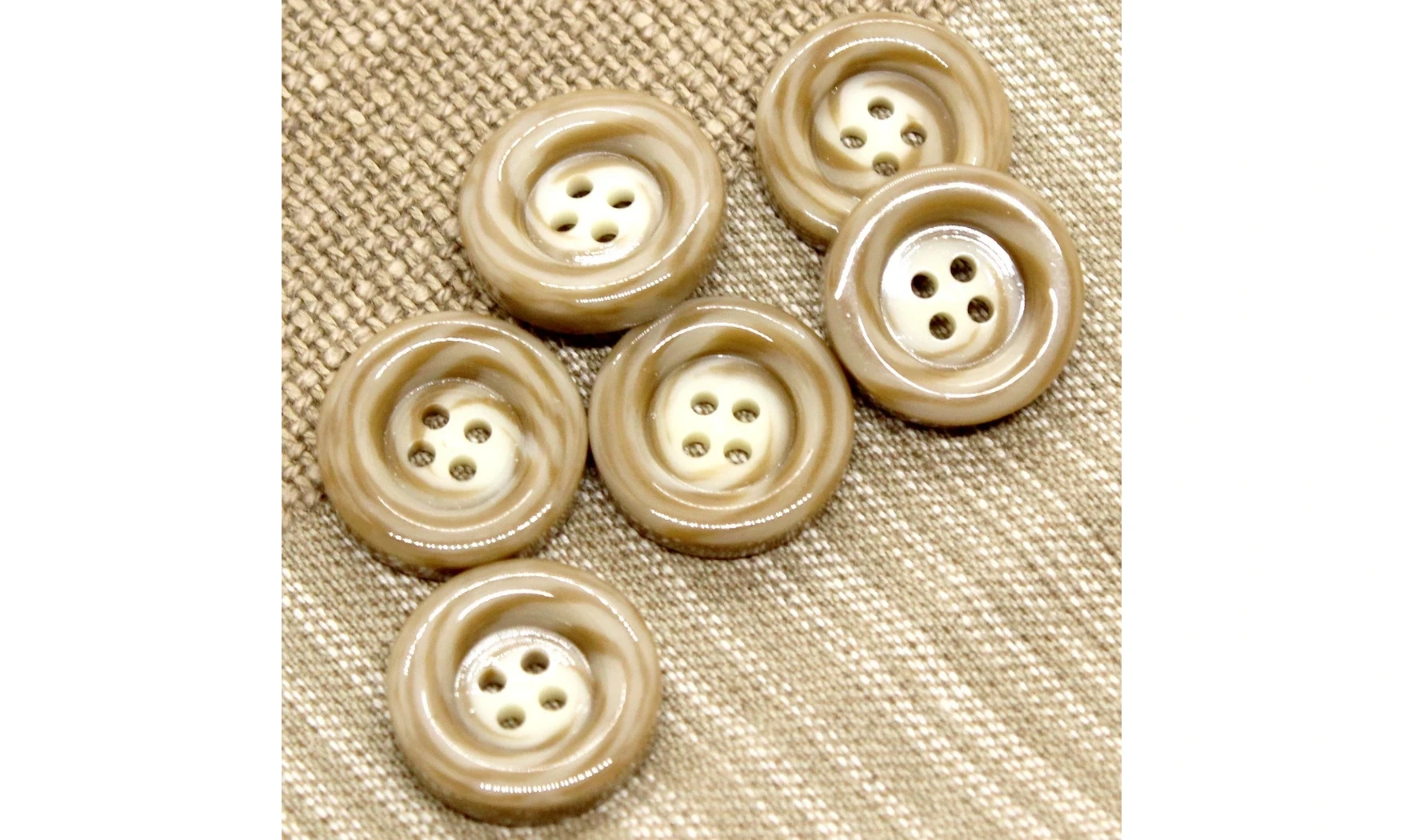 Vintage button 075A