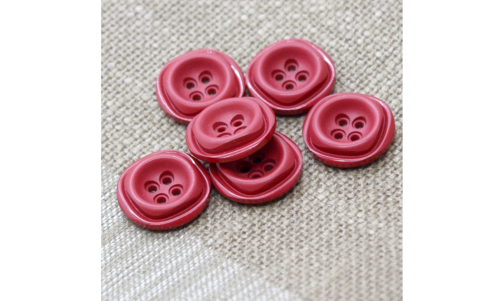 6 boutons / 21MM / Rouge mat