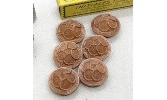 Vintage Button 585B