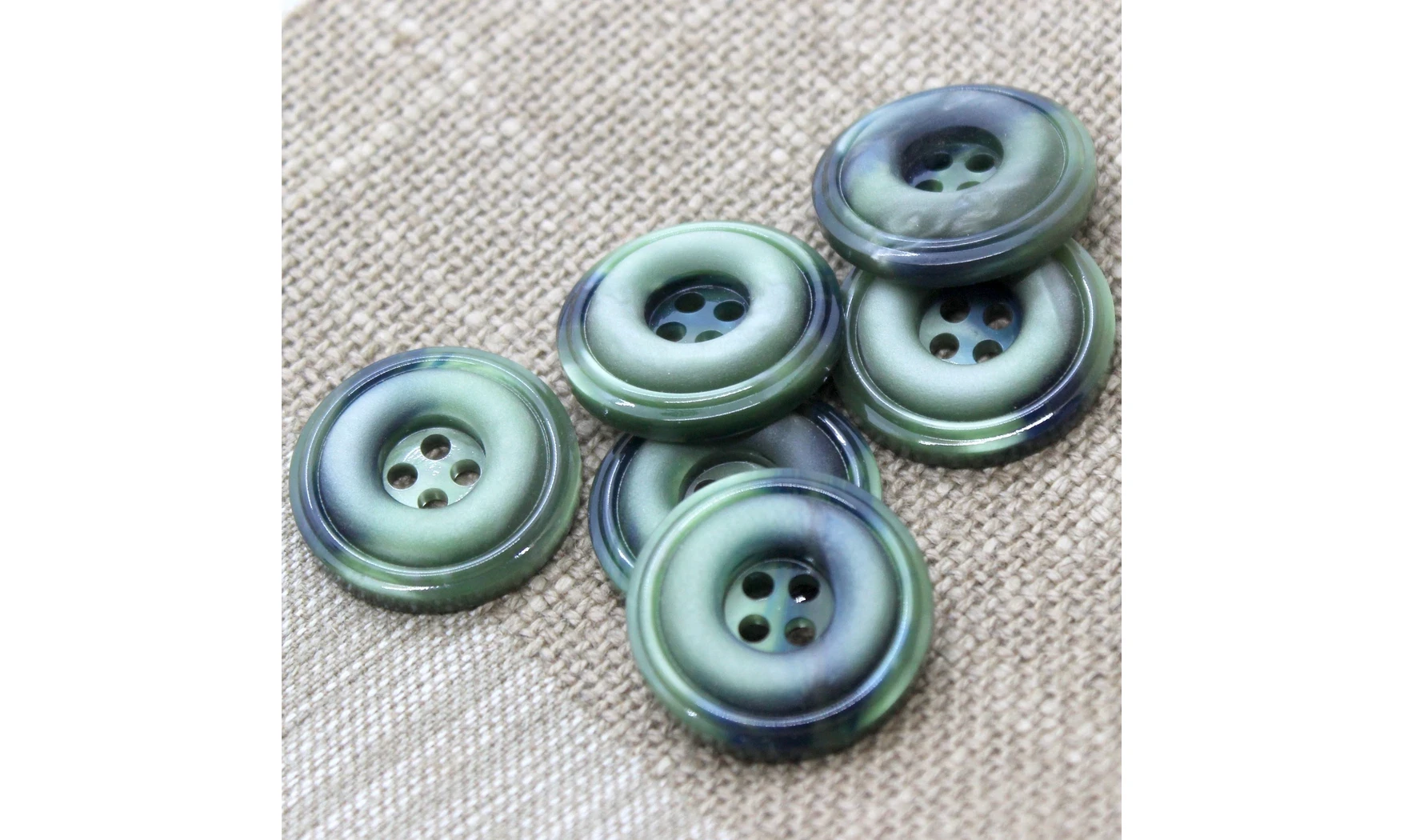 Vintage Button 590B