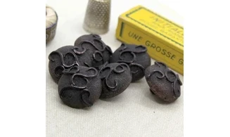 Vintage Button 593B